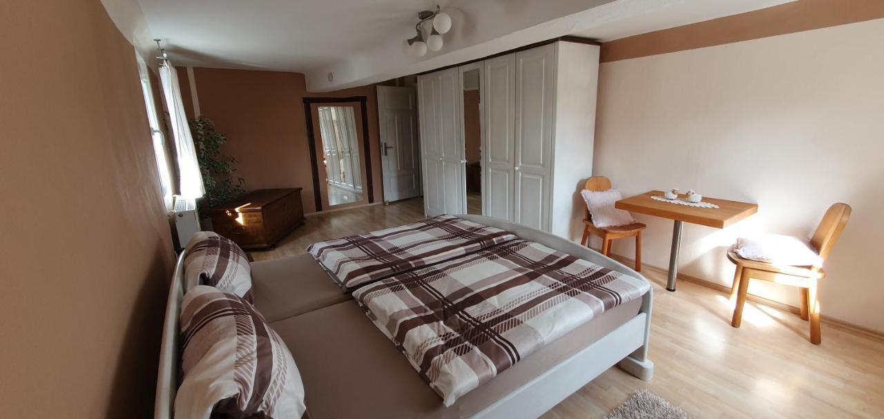 Ferienhaus Zur Altlayer Post Διαμέρισμα Εξωτερικό φωτογραφία